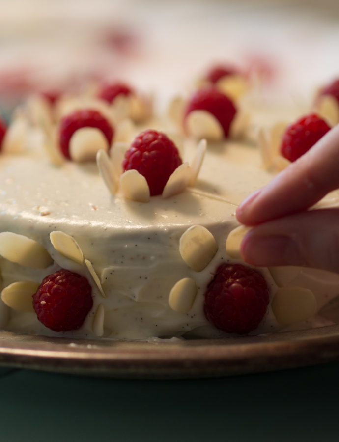 Vanillekuchen mit Himbeeren