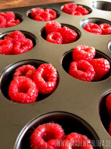 Himbeeren in einer Mini Muffinform