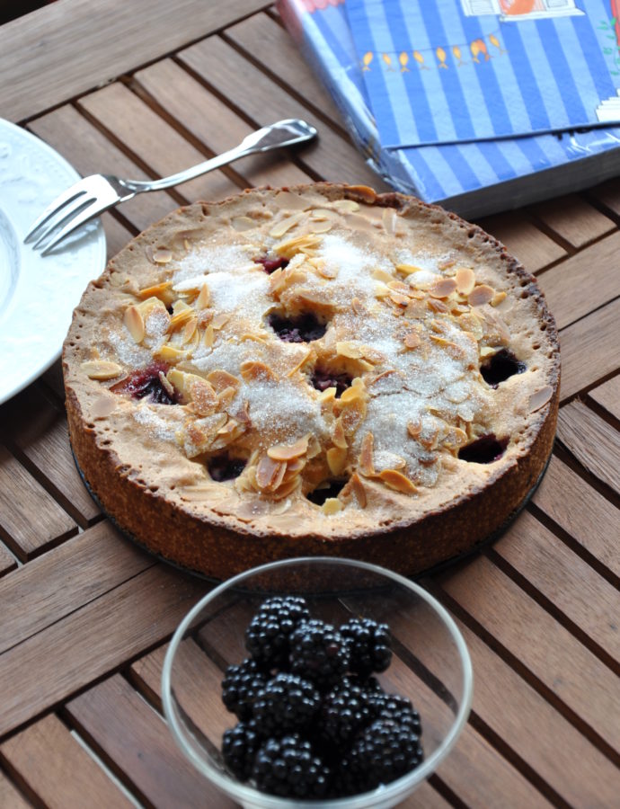 Brombeerkuchen mit Mandelblättchen