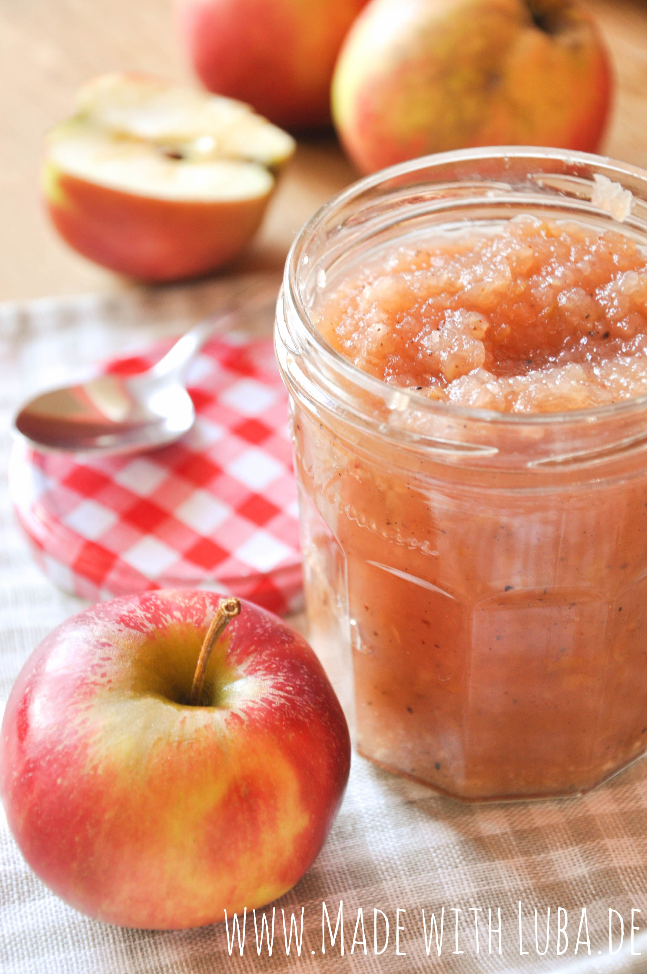 BratapfelMarmelade und wie wäre es mit einer Tasse ApfelZimtTee? Made with Luba