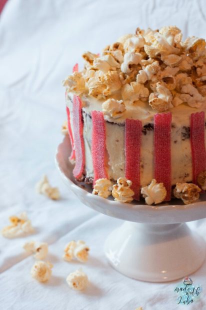 Leckeres Schokotörtchen im Popcornbecherstyle Ganze Ansicht