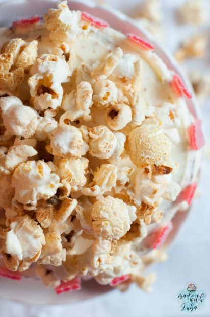 Leckeres Schokotörtchen im Popcornbecherstyle